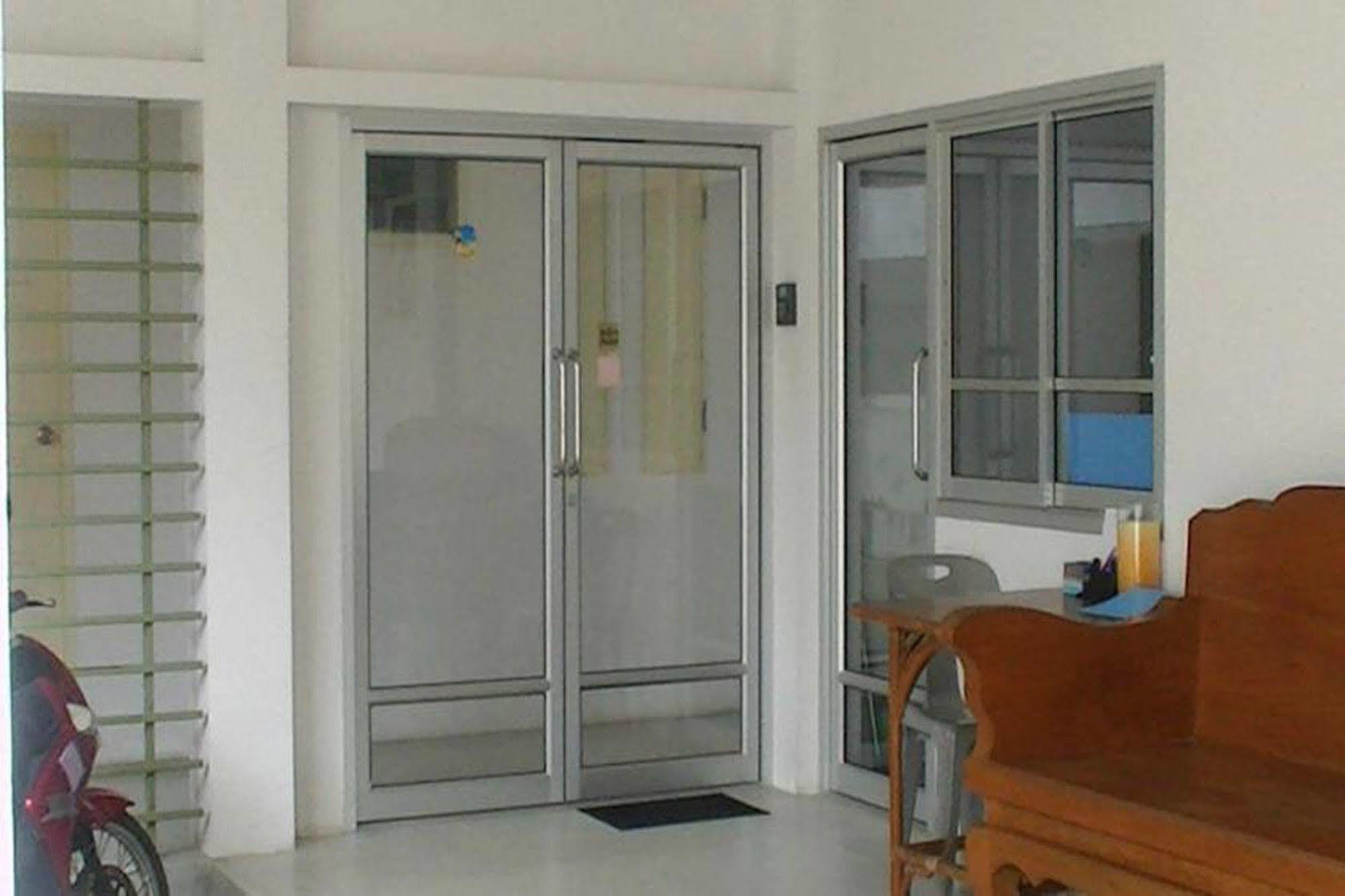 The Icon Apartment Hua Thanon  Bagian luar foto
